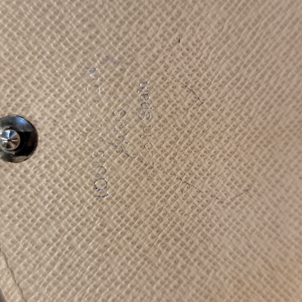 Authentic Louis Vuitton Epi Sarah Wallet - Picture 11 of 13